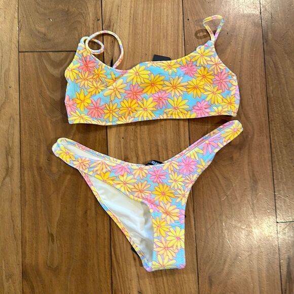 TRIANGL MICA CHEEKY SKY FLORAL VELVET SET NO BAG NWT VELVET - Picture 3 of 7